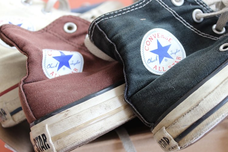 how to clean a converse shoes