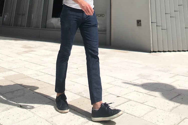 How To Wear Navy Chinos - Men's Outfit 